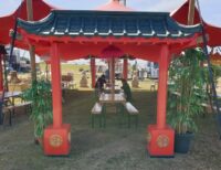 Chinees / Oosterse poort S - 325(b)x 260(h)cm met ronde zuilen Breedte tussen de zuilen ± 150cm