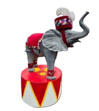 Circus outfit tbv. Baby Olifant, dekje, hoed en pluim