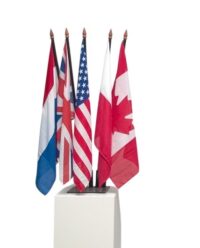 Geallieerde / Market Garden vlaggen 70 x 100 cm met mast, mastvoet en sokkel. USA, GB, CAN, PO, NL