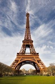 Foto Eiffeltoren met prachtige wolkenlucht, geprint 60(h)x30(b)cm