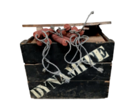 Oude houten kist met tekst / opdruk "Dynamite"