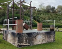 Podiumrok 410x100(h)cm Steampunk print, voorzien van klittenband